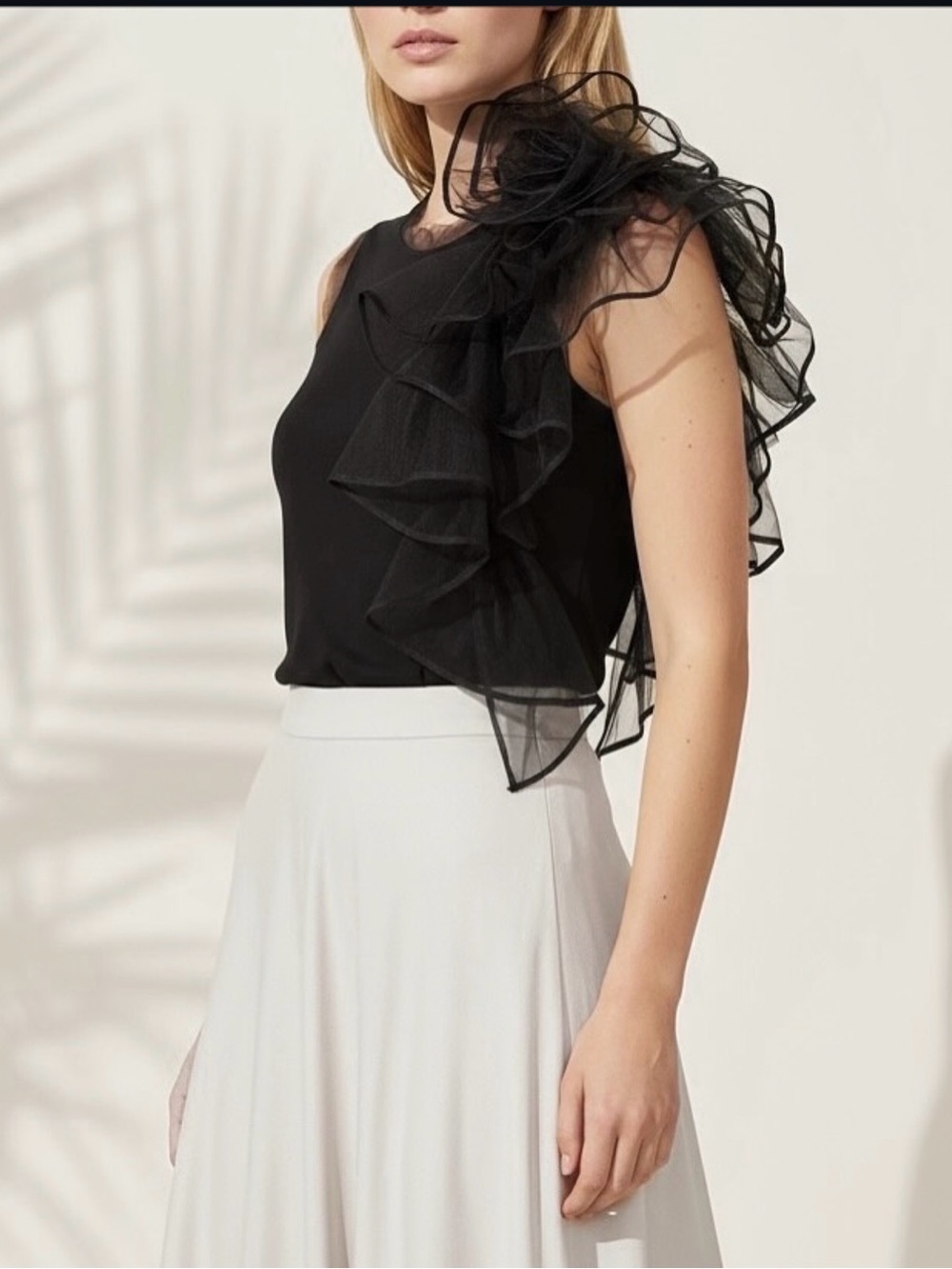 Valentino T-Shirt Couture Black sculpture Tulle flowers sleeveless top
